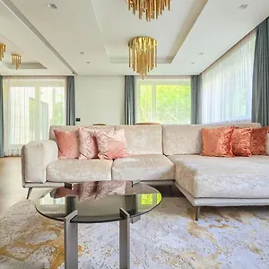 Apartment Sun Hill Luxury, Budapest